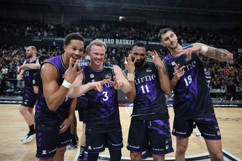 Harmonia ona mantendu nahian, taldearen bizkarrezurrari eusten saiatzen ari da Bilbao Basket.