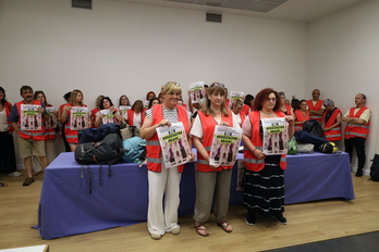 Comparecencia de la plantilla de limpiadoras de escuelas y centros municipales.