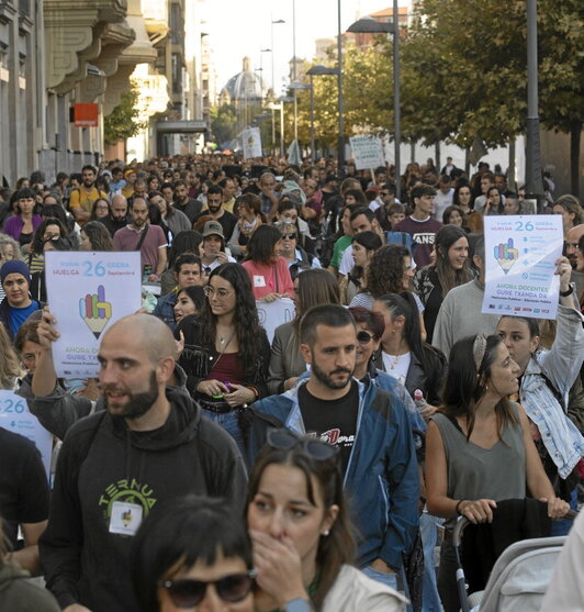 Imagen de archivo de una movilización de docentes en Iruñea.