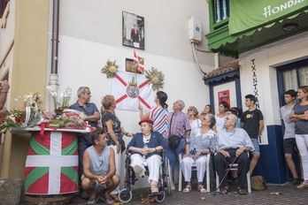 Acto en Hondarribia en recuerdo a Josu Zabala, muerto en Hondarribia en 1976 por disparos de la Guardia Civil.