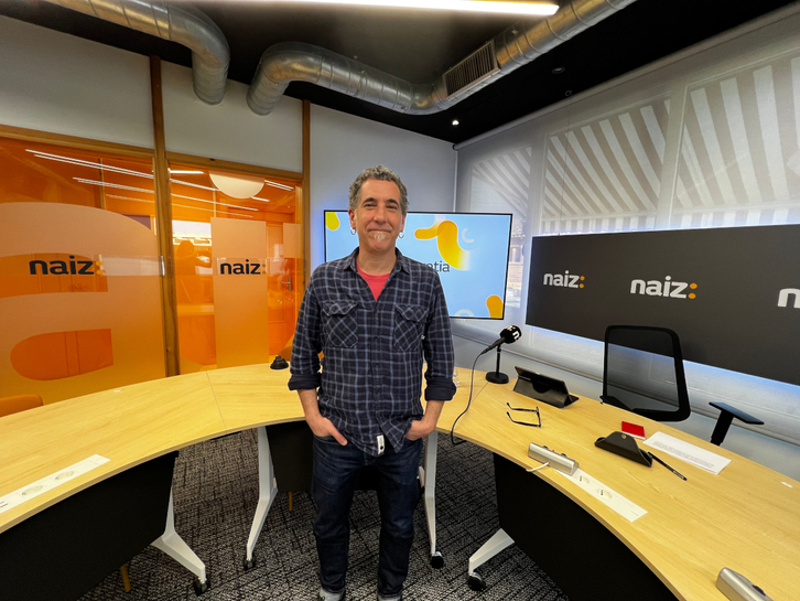 Gotzon Barandiaran NAIZ Irratiko estudio nagusian
