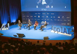 Mesa redonda con Alex Artetxe (Arteche), Rosa Carabel (Eroski) y Josetxo de Frutos (Ulma Medical).