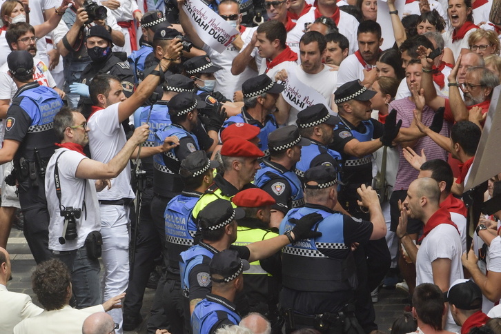 La procesión del día 7 de julio de 2022, a su llegada a Curia.