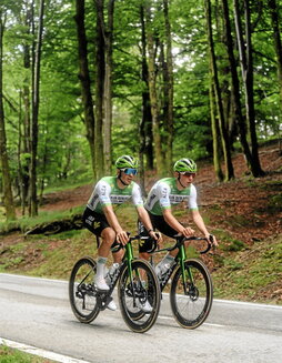 Maillot berezia, Euskal Herriko errepideetatik Tourrerantz.
