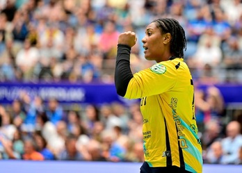 Amandine Balzinc ya es jugadora de Bera Bera.
