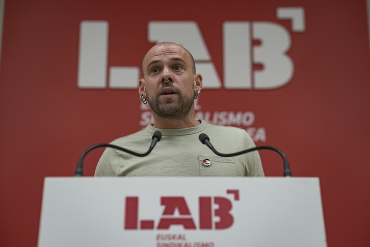 LABen prentsaurrekoa ikasturteko erronkei buruz. Argazkian Endika Perez.