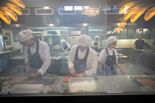 La cocina, centro neurálgico de la Escuela Aiala.