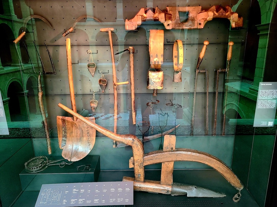 Exposición sobre los trabajos de la tierra.