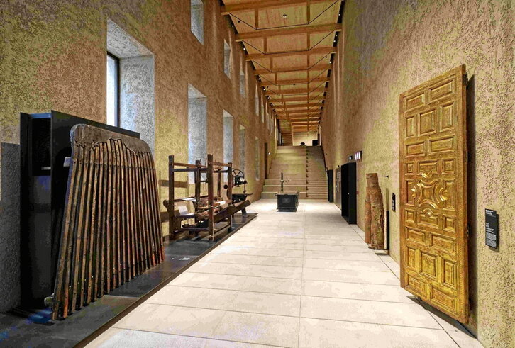 Sala donde se encuentran once grandes piezas de la colección de Euskal Museoa.