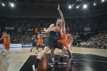 La defensa de Valencia Basket ha ahogado a los hombres de negro.