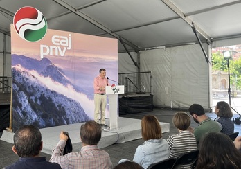 Esteban, durante su intervención en el Alderdikide Eguna de Padura.