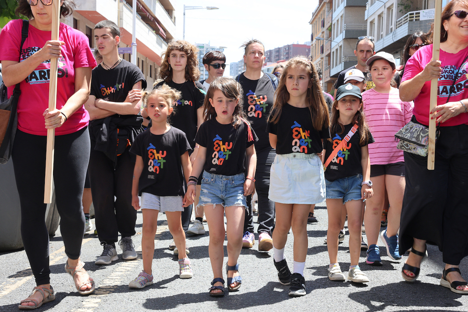 Festa eta aldarria gurutzatu dira igande honetan Santurtzin. Festa eta aldarria gurutzatu dira igande honetan Santurtzin.