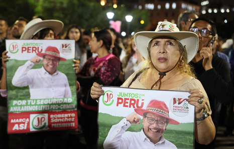 Empate técnico entre Fujimori y Sánchez en Perú en la recta 