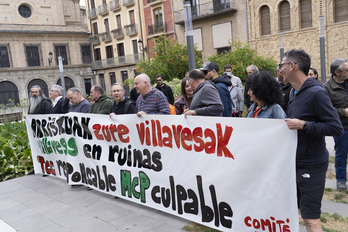 Concentración de este martes frente a la sede de la Mancomunidad de Iruñerria.