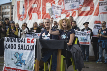 Guggenheim Urdabai Stop plataformaren agerraldia