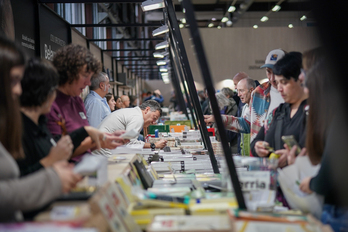 Euskal literatura irakurle berriengana iristea da sariaren helbburuetako bat.
