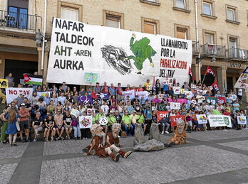 Atzoko ekitaldira bertaratuek AHTren kontrako borrokaren aniztasuna erakutsi zuten.