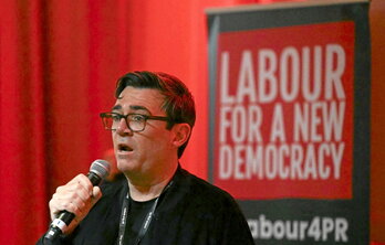 Andy Burnham, en un acto paralelo el primer día del congreso anual del Partido Laborista celebrado en septiembre.