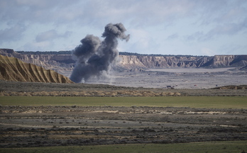 Maniobras de tiro en las Bardenas.