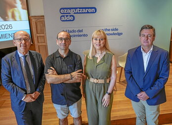 Alberto Emparanza hizlaria, Borja Calvo hizlaria, Ana Maria Sanchez gidaria eta Jose Manuel Urkiri hizlaria (ezkerretik eskuinera), ostegunean Miramar jauregian.