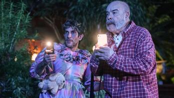 Antonio (Antonio Resines) y Félix (Quim Gutiérrez) son una pareja de atracadores