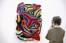 La exposición «Paralelos y Meridianos», que se puede ver en el Museo de Bellas Artes de Bilbo hasta finales de agosto, alberga obras de artistas de prestigio.