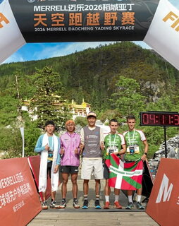 Ezkerreko irudian, Zubeldia eta Ormaetxea, Yading Skyrace lasterketan. Eskuinean, Zaid Ait Malek, Burdin Hesiko proban garaile.