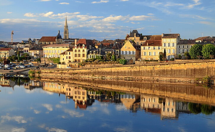 Bergerac, Dordogne departamenduko bigarren hiria Perigord ubeleko hiriburua, Euskal Herritik Bordelen barna joanda ageri den lehena da. (Oksana Sasha Mitiukhina | Getty Images)