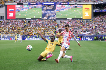 Senaya y Perisic en el Ghana - Croacia