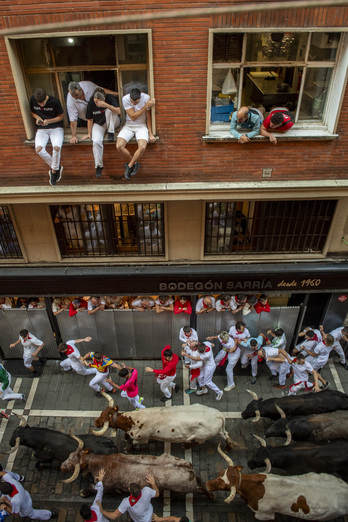 Tanto los balcones como la calle estarán a tope a las 8.00 del martes.