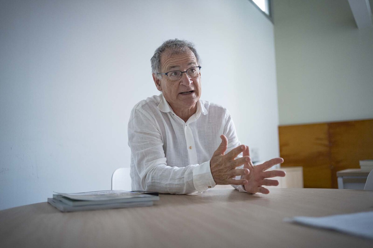 El rector de la EHU, Joxerramon Bengoetxea, durnate la entrevista. (Aritz LOIOLA | FOKU)