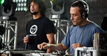 Selektah Stepi eta Kenitra dira Bad Sound System taldeko bizkar hezurra.