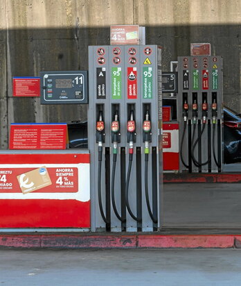 El fin de la rebaja del IVA ya se nota en las gasolineras.