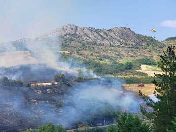 Imagen del incendio en Gesaltza Añana.