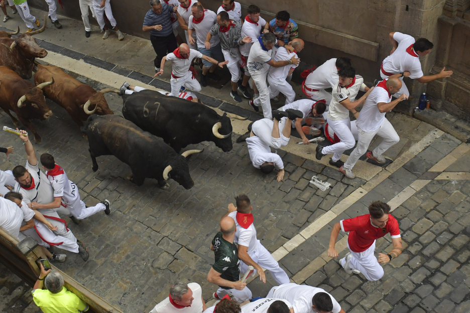 Caída a la llegada a la plaza del Ayuntamiento.