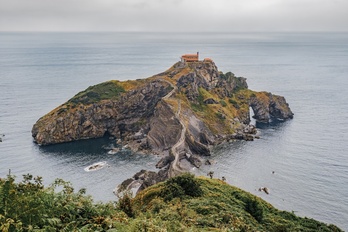 Gaztelugatxe eta Bermeo artean eginda oinezkoen ibilbide berria.
