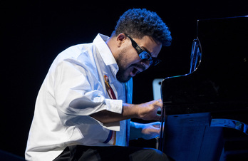 El pianista Amaro Freitas, en pleno recital.