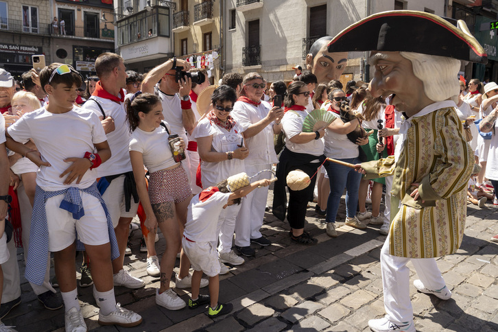 Los kilikis se han empleado a fondo en el momento de la despedida.