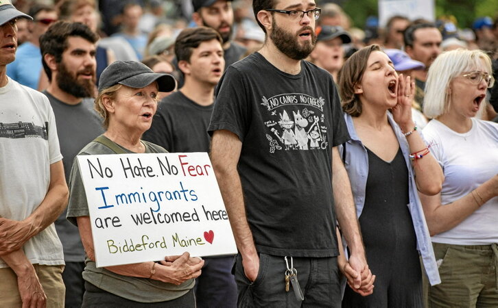 Marcha pacífica en memoria de Guerrero en la ciudad de Biddeford, Maine.