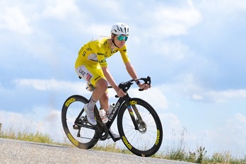 Pogacar –en el descenso del Col du Haag– ha vuelto a dejar muestras su superioridad.