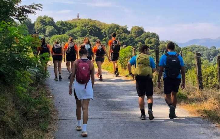 Euskarabenturako espedizioak Amaiurko gaztelua bistaratu duen unea.