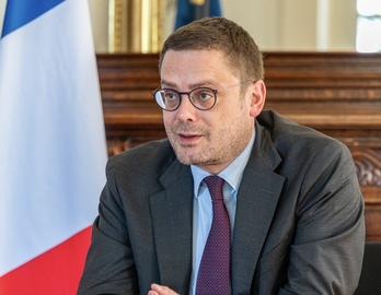 Simon Fetet migrazioa gaietako zuzendari izan da Barne Ministerioan.