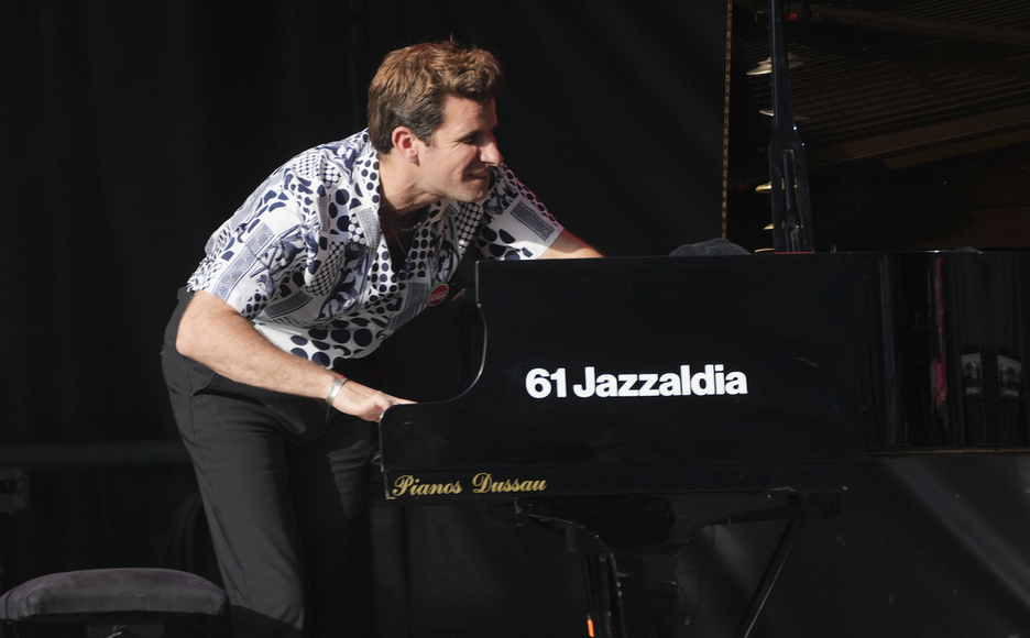 Aurretik, Kursaaleko terrazak izan dira protagonista, Marco Mezquida piano-jolearen eta Lisa Ono kantariaren proposamenak hartuz. Aurretik, Kursaaleko terrazak izan dira protagonista, Marco Mezquida piano-jolearen eta Lisa Ono kantariaren proposamenak hartuz.