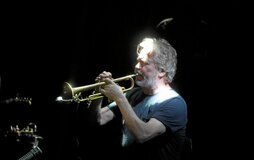 Nils Petter Molvær y Azar Lawrence actuaron ayer en Donostia.