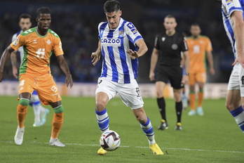 Carlos Fernández, durante un partido con la Real Sociedad en Anoeta en la temporada 2022-23.