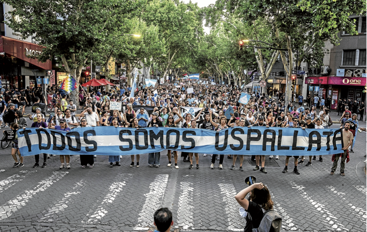 Multitudinaria manifestación tras la aprobación de la Declaración de Impacto Ambiental. Matias Chiofalo