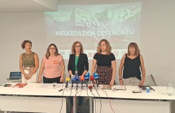 LAB, SATSE, ELA, CCOO y UGT han anunciado una dinámica de movilizaciones en otoño en Osakidetza.