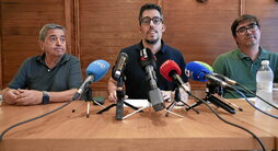 Iturbe, Cotelo y Maeztu, durante su comparecencia ante los medios para presentar su iniciativa.
