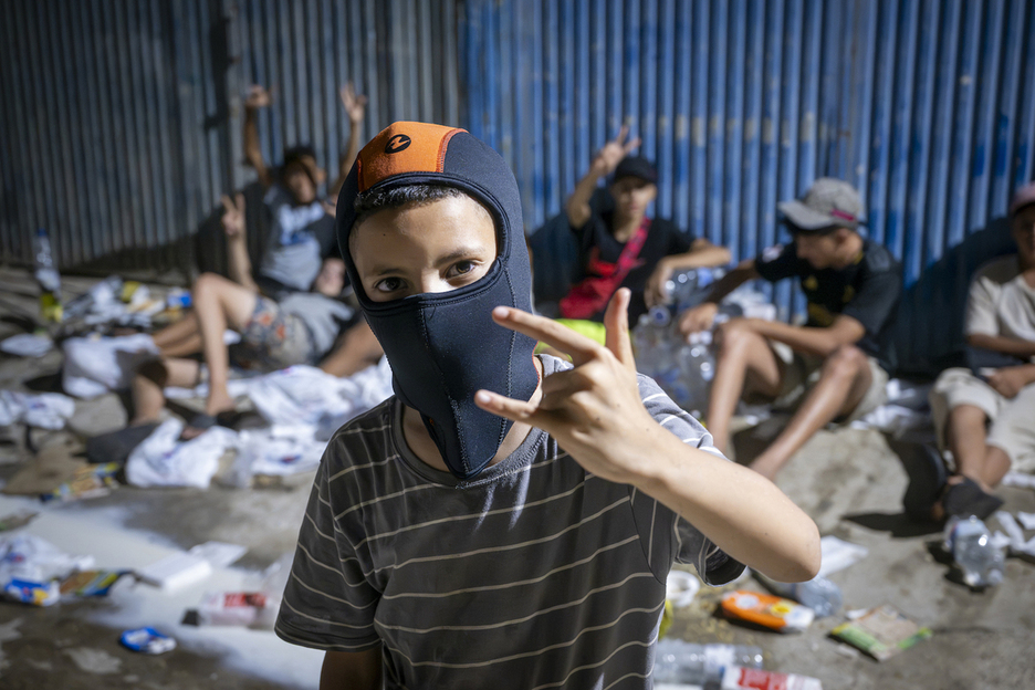 Uno de los 7.000 menores que se calcula han entrado en Ceuta en los últimos días. Uno de los 7.000 menores que se calcula han entrado en Ceuta en los últimos días.