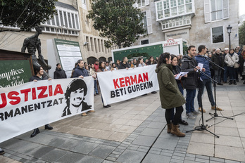 Concentración de denuncia del caso, en Gasteiz.